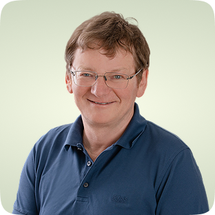 Portrait of Dr. Ralf Oettmeier